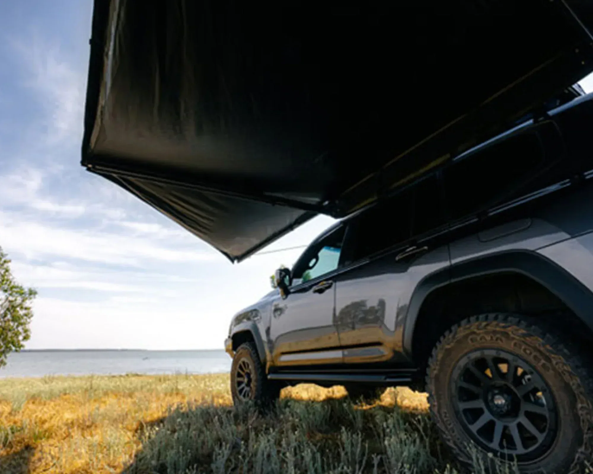 IAWN180-DeltaWing-180-degree-Awning-8